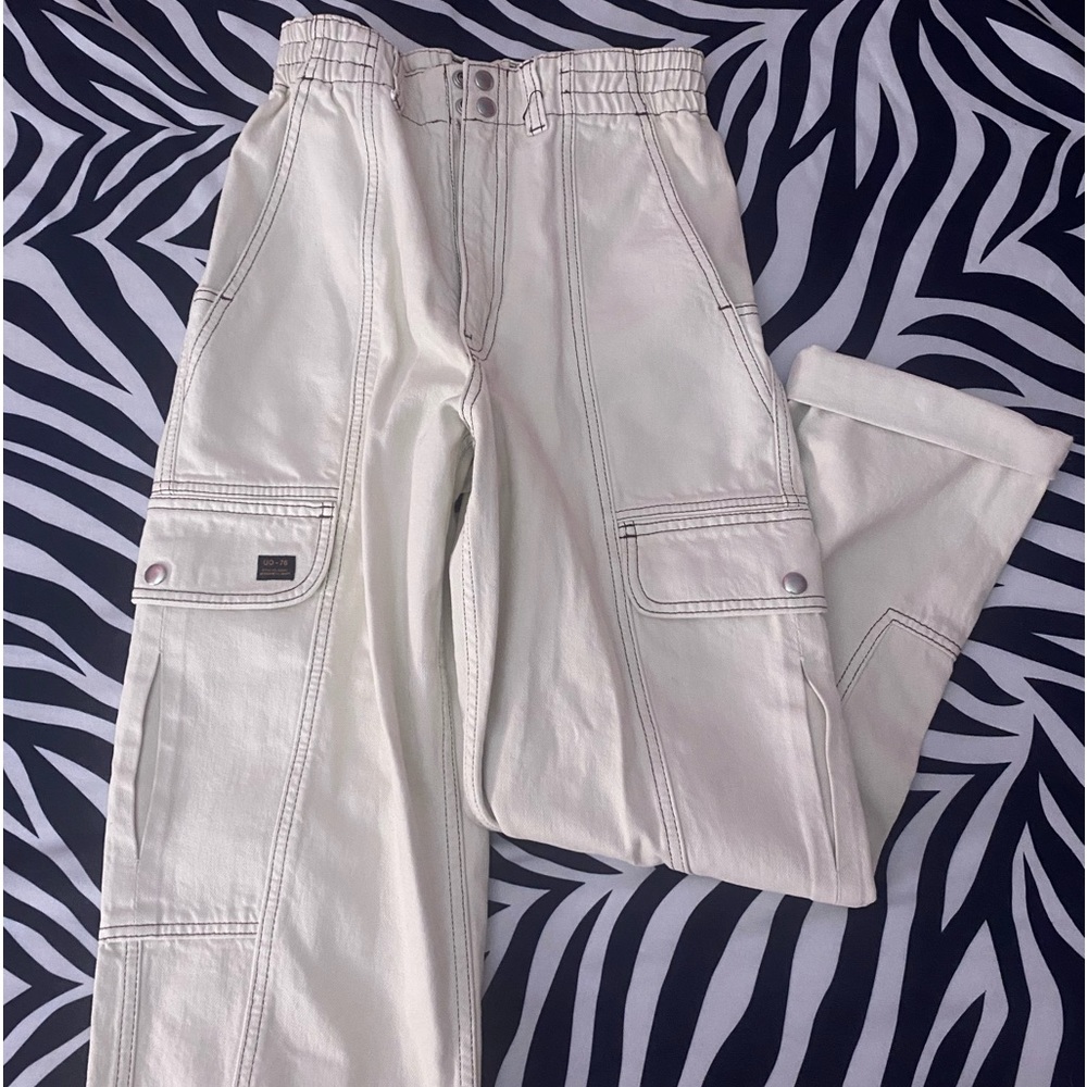 COPY - URBAN OUTFITTERS BDG cuffed beige cargo pants